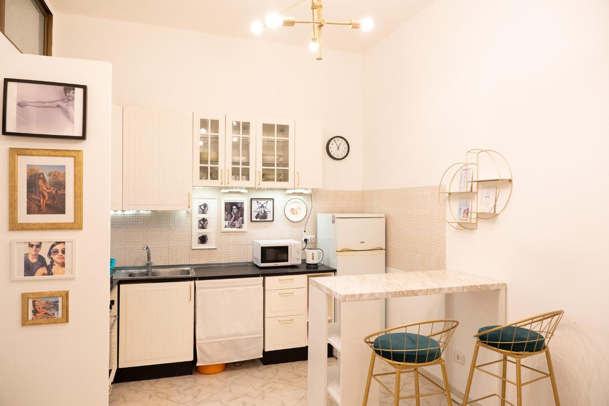 Nova House Rom